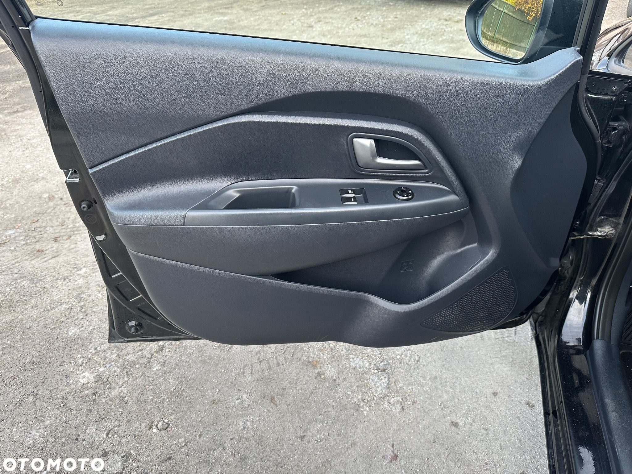 Kia Rio 1.2 M - 11