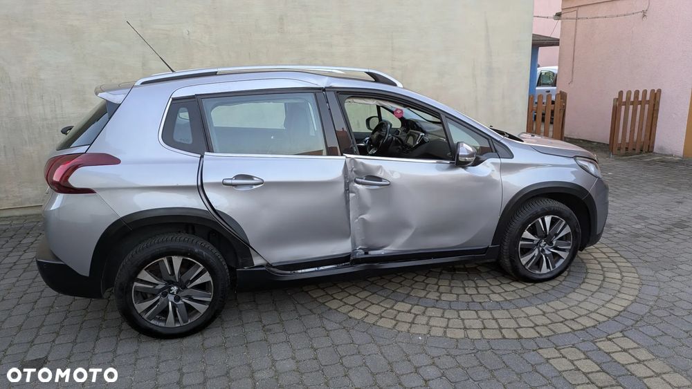 Peugeot 2008 1.6 BlueHDi Allure - 21