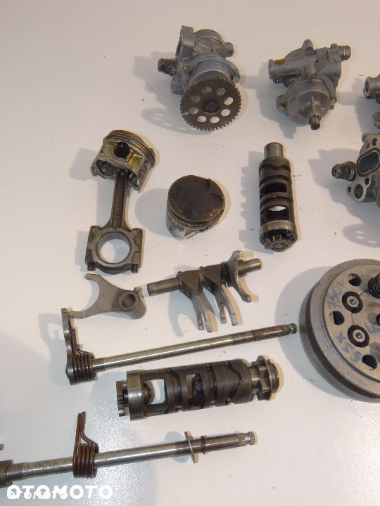 GSX 750 F GSX 600 F Pompa oleju, korbowód + tłok, wodziki , program skrzyni biegów, rozrusznik, kosz sprzęgła pokrywa silnika - 10