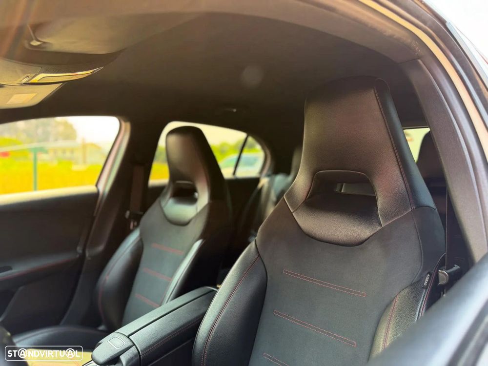Mercedes-Benz A 180 d AMG Line - 16