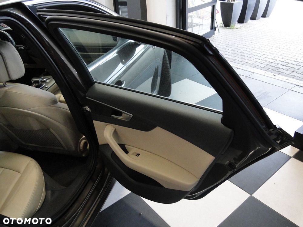 Audi A4 Limousine - 10
