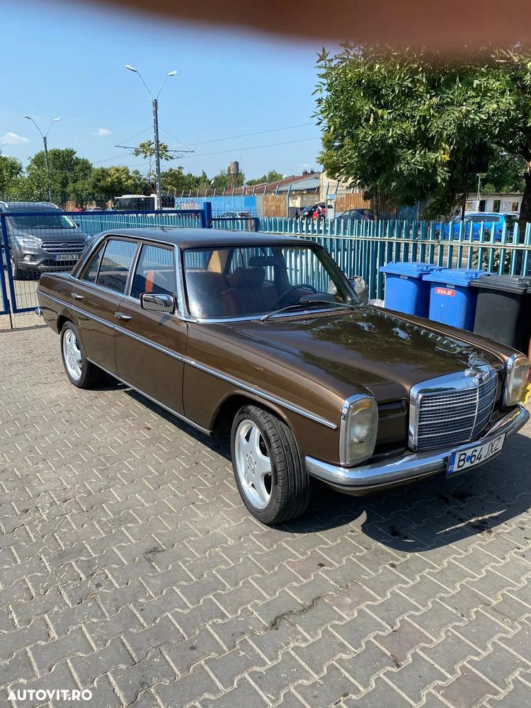 Mercedes-Benz W115 - 1