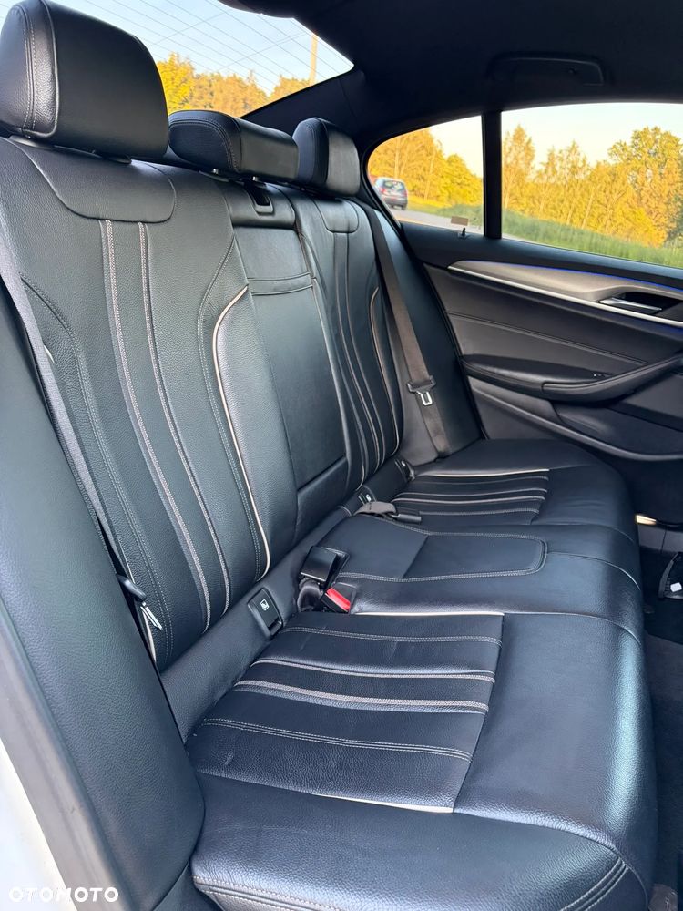 BMW Seria 5 520d xDrive Sport - 29