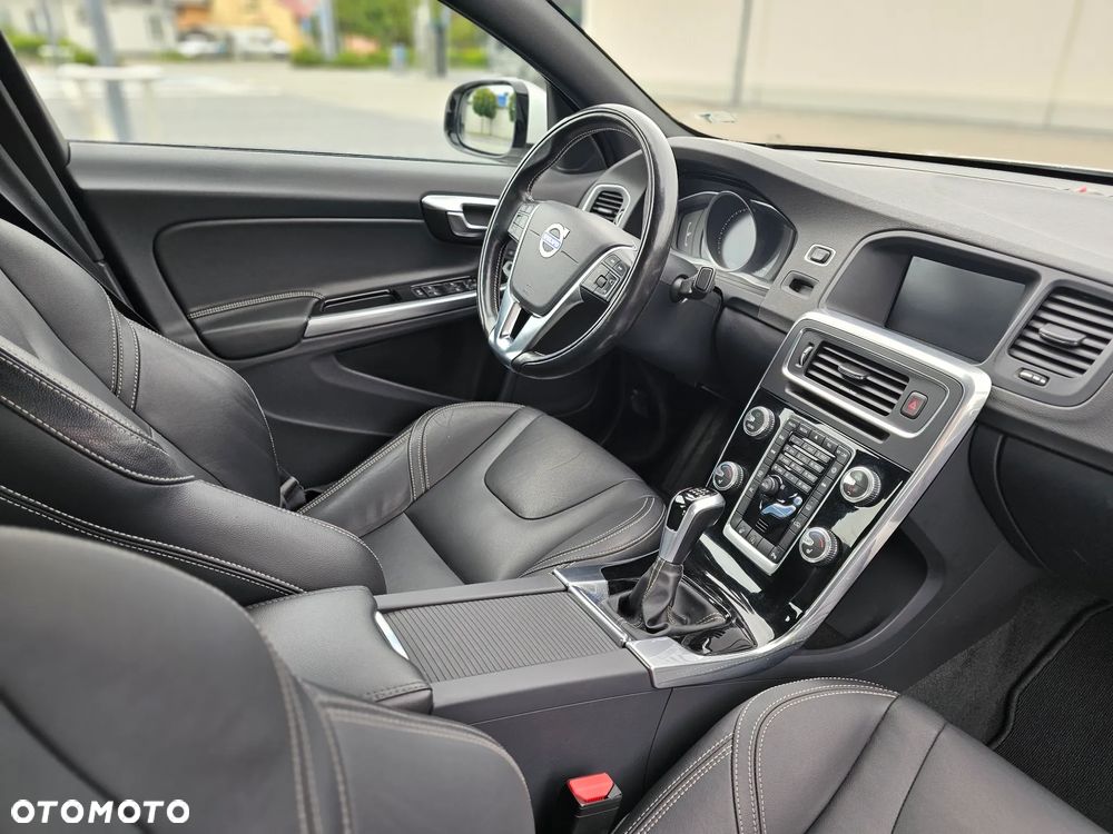 Volvo S60 T3 Drive-E Momentum - 14