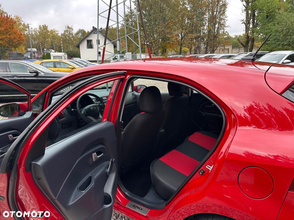 Kia Rio 1.2 L - 13