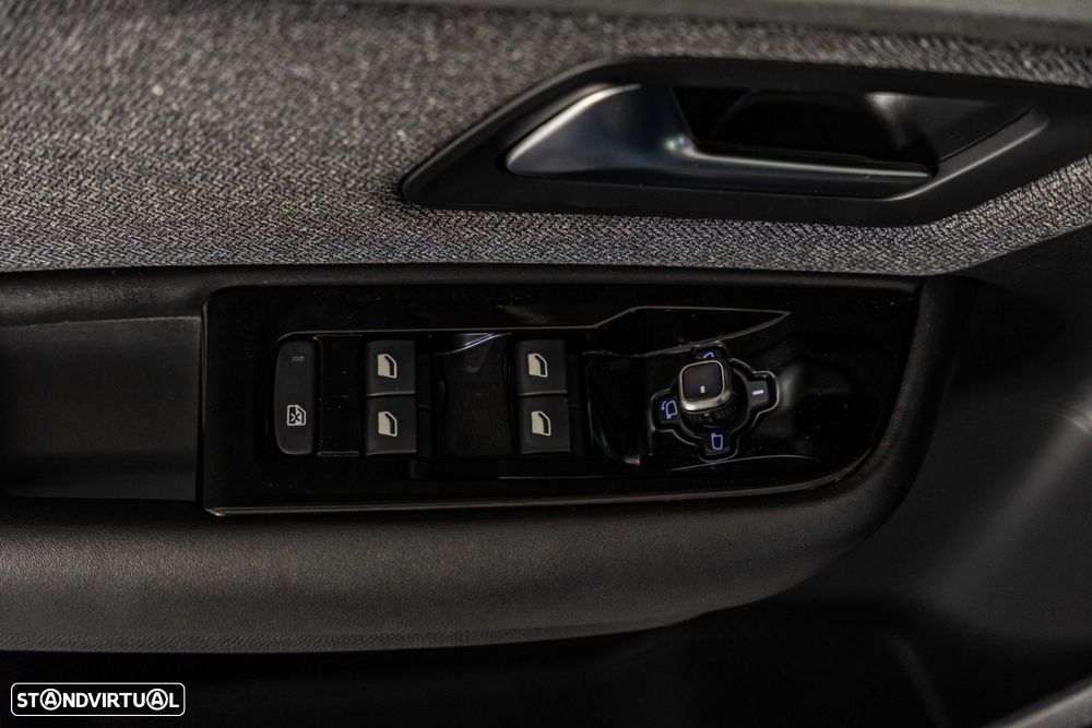 Citroën C5 X 1.6 Hybrid Plus e-EAT8 - 23