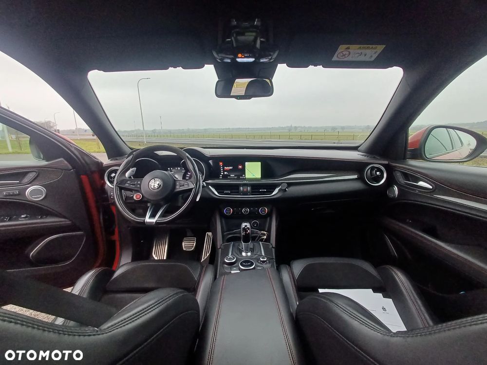 Alfa Romeo Stelvio V6 2.9 Bi-Turbo AT8-Q4 Quadrifoglio - 28