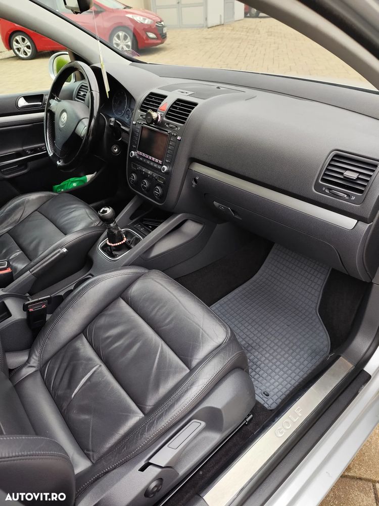 Volkswagen Golf - 10