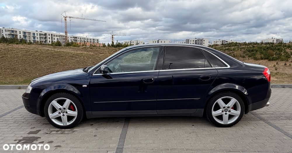 Audi A4 Limousine - 3
