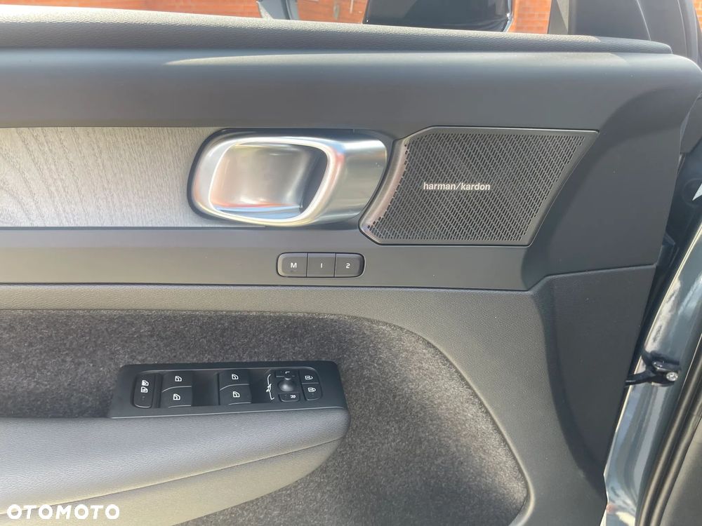 Volvo XC 40 B3 Plus Dark - 13