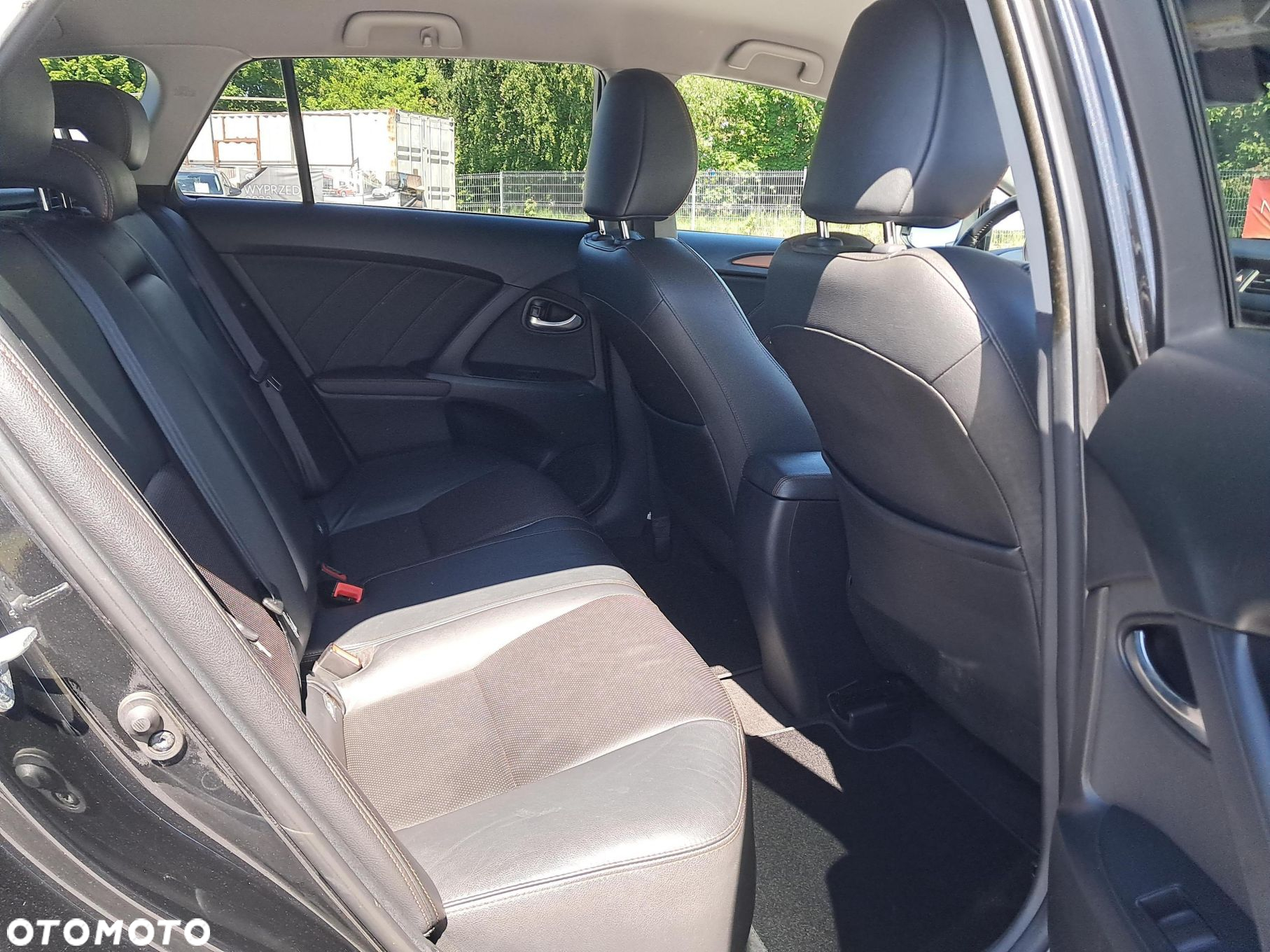 Toyota Avensis 2.0 D-4D Premium - 10