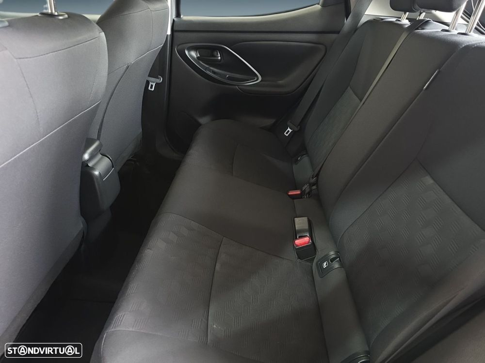 Toyota Yaris 1.5 HDF Comfort Plus - 24