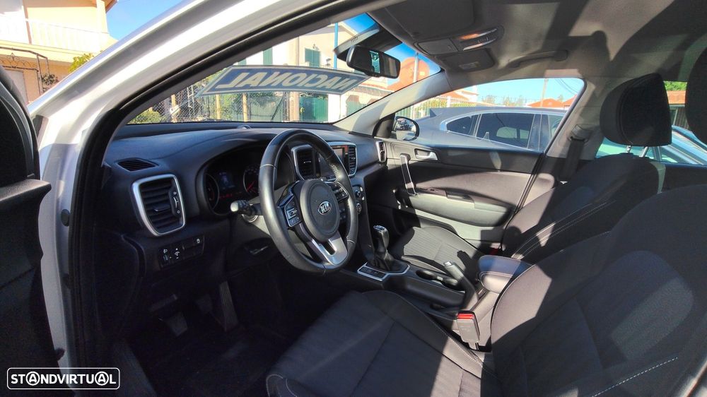Kia Sportage 1.6 CRDi ISG MHEV Urban - 18