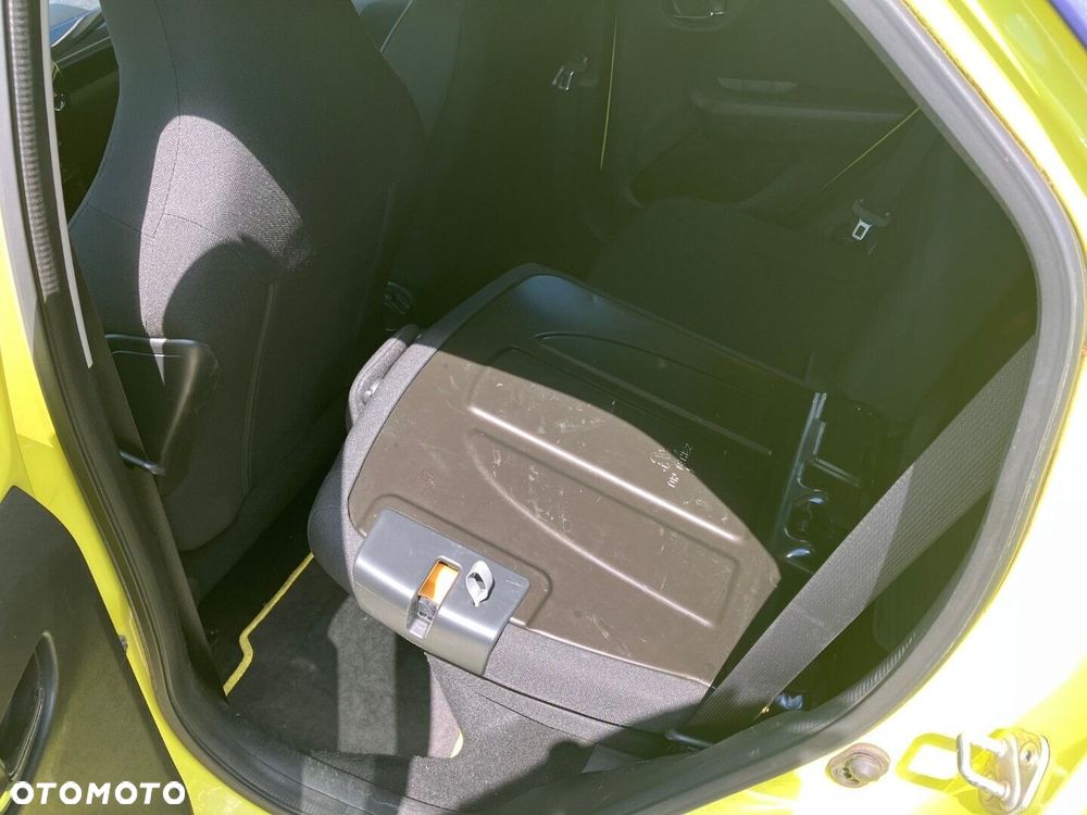 Toyota Aygo x-play touch - 22