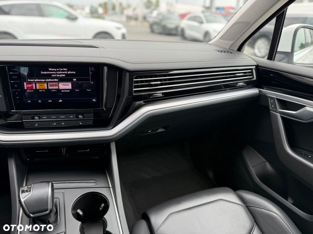 Volkswagen Touareg - 16