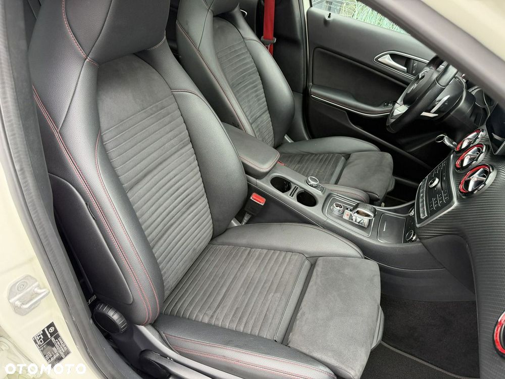 Mercedes-Benz Klasa A AMG 45 4Matic AMG Speedshift 7G-DCT - 26