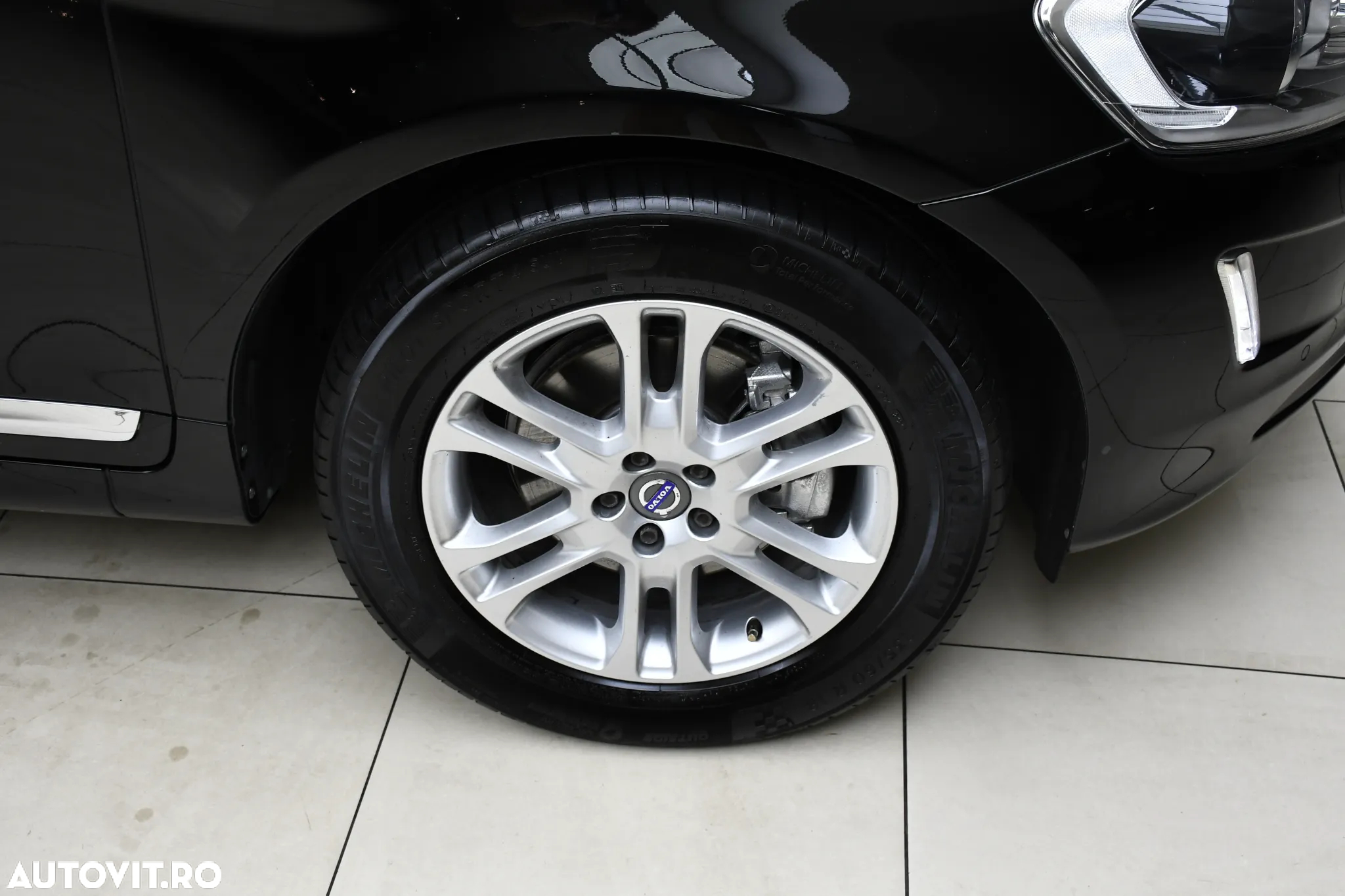 Volvo XC 60 D5 AWD Geartronic Summum - 22