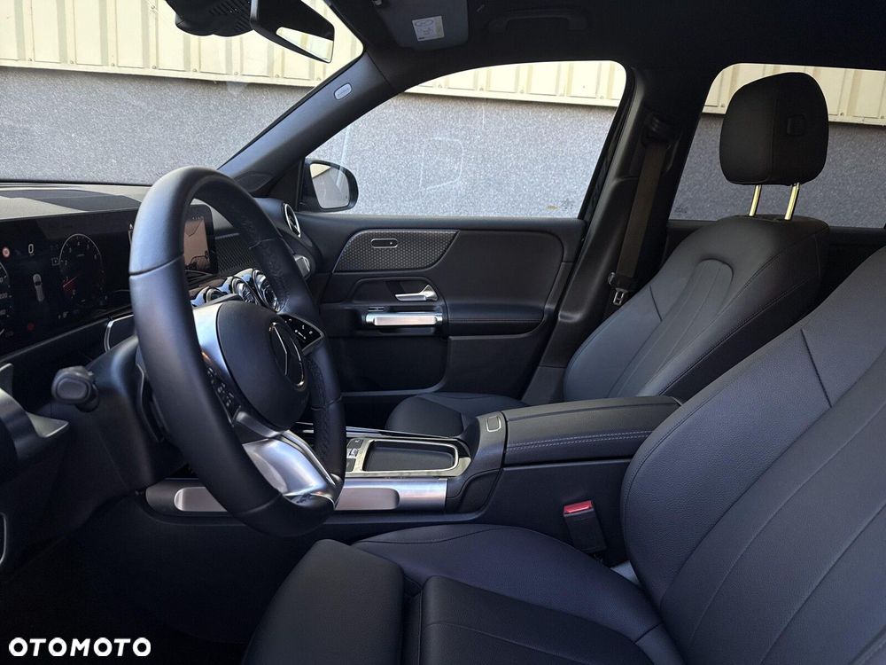 Mercedes-Benz GLB - 17