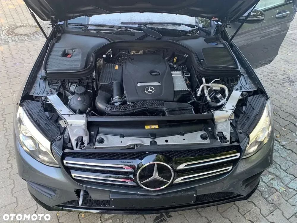 Mercedes-Benz GLC 250 4Matic 9G-TRONIC AMG Line - 4