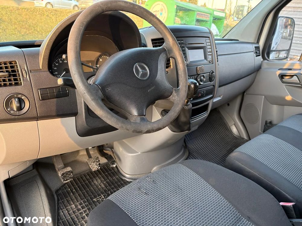 Mercedes-Benz Sprinter - 12