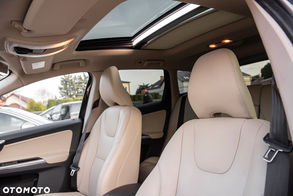 Volvo XC 60 D4 Geartronic Summum - 19