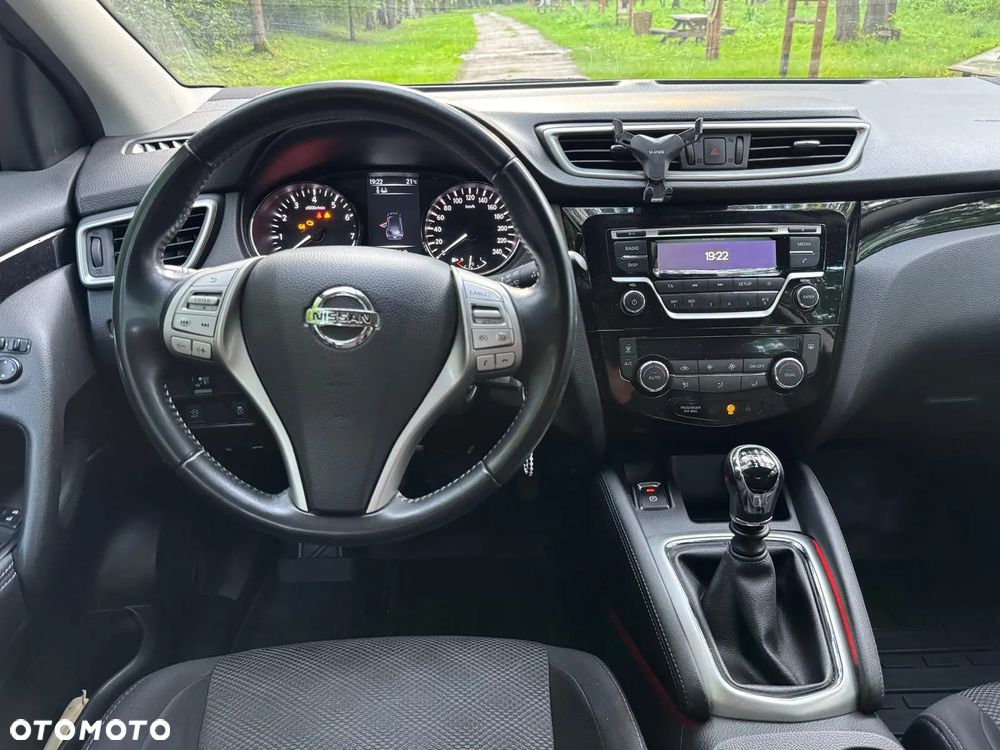 Nissan Qashqai 1.6 DIG-T N-Connecta - 26