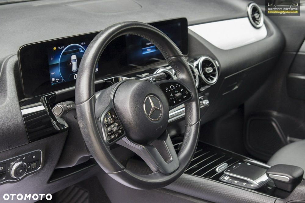 Mercedes-Benz GLA - 24