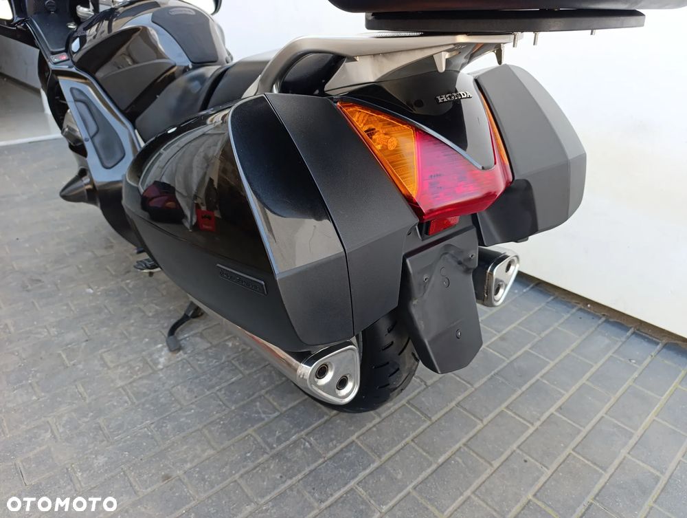 Honda ST - 24