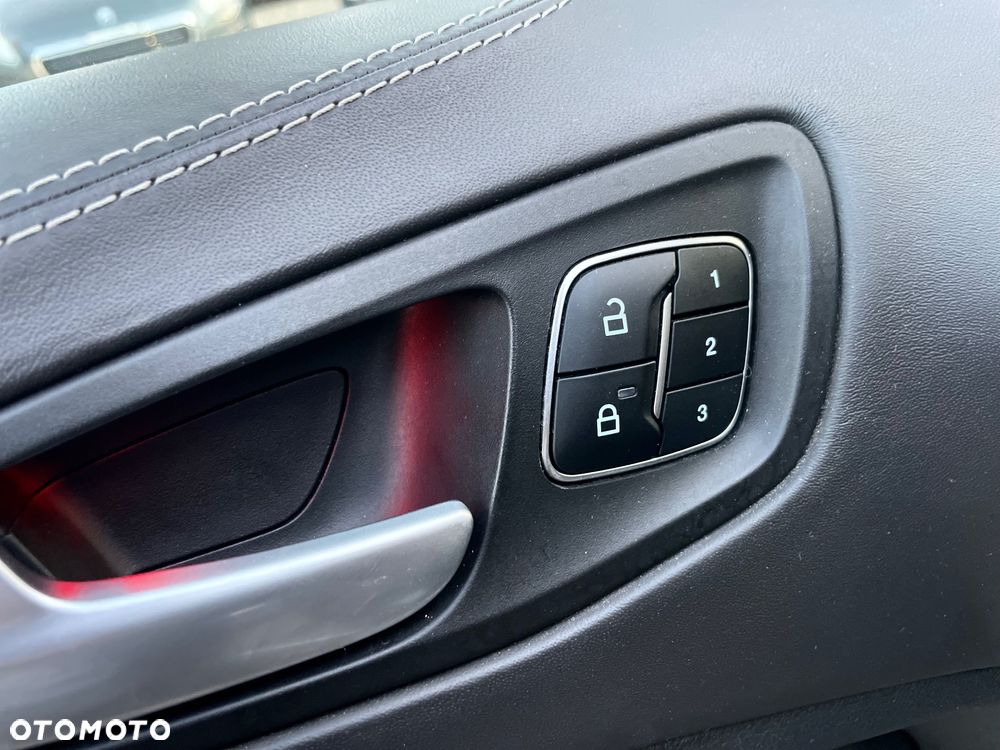 Ford Kuga 2.0 TDCi 4x4 Vignale - 22