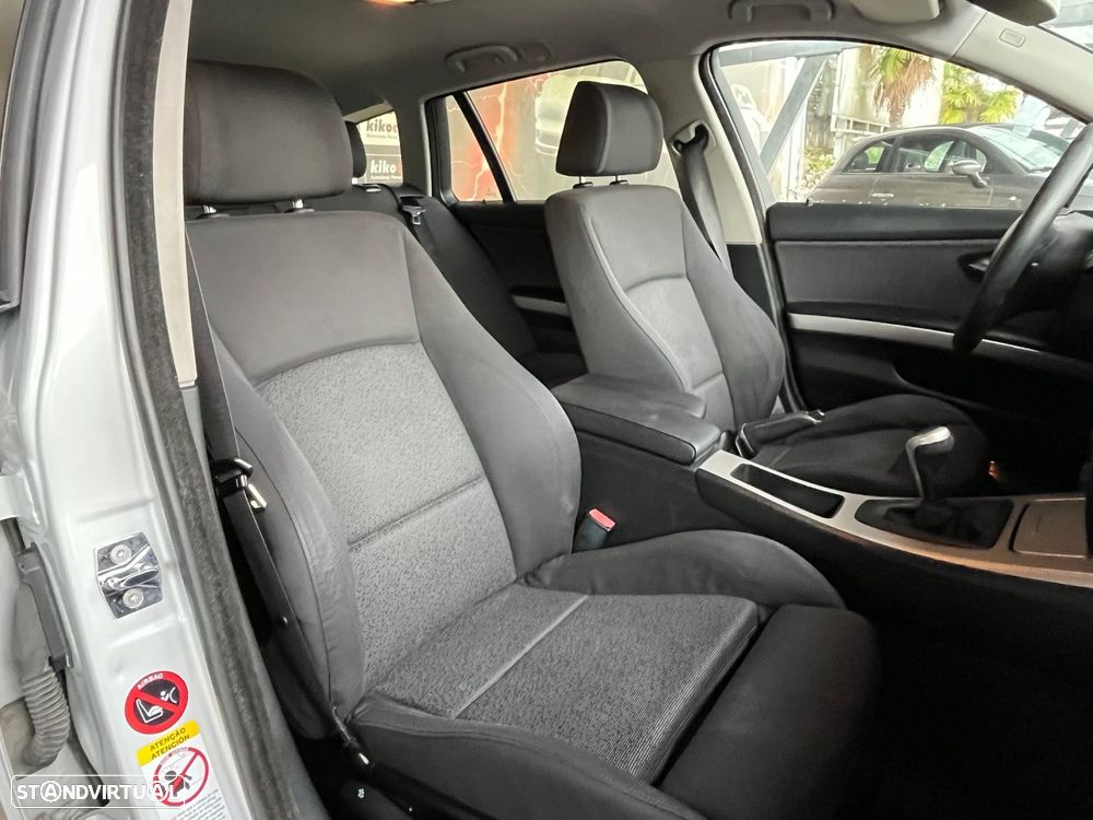 BMW 320 d EfficientDynamics - 42