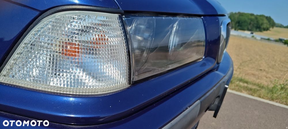 BMW Seria 3 323i - 23