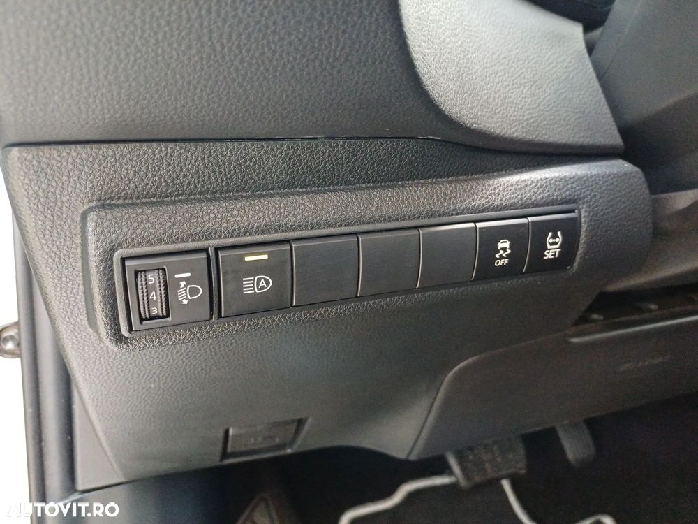 Toyota Corolla 1.8 HSD Business - 12