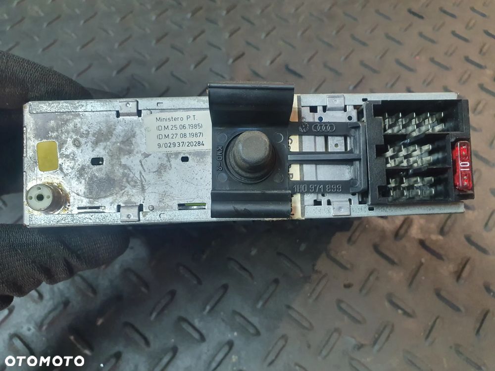 RADIO SAMOCHODOWE BLAUPUNKT LONDON RDM 104 7643795510 1H0971899 - 5