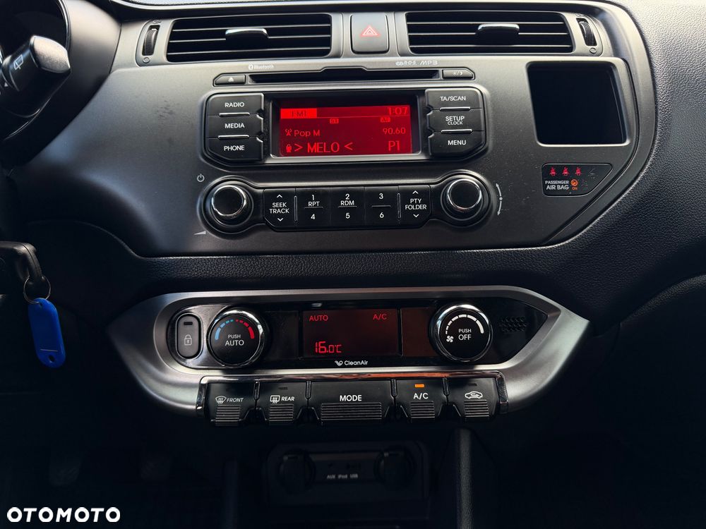 Kia Rio - 30