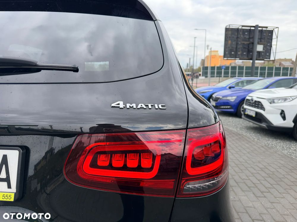 Mercedes-Benz GLC 200 4Matic 9G-TRONIC AMG Line - 11