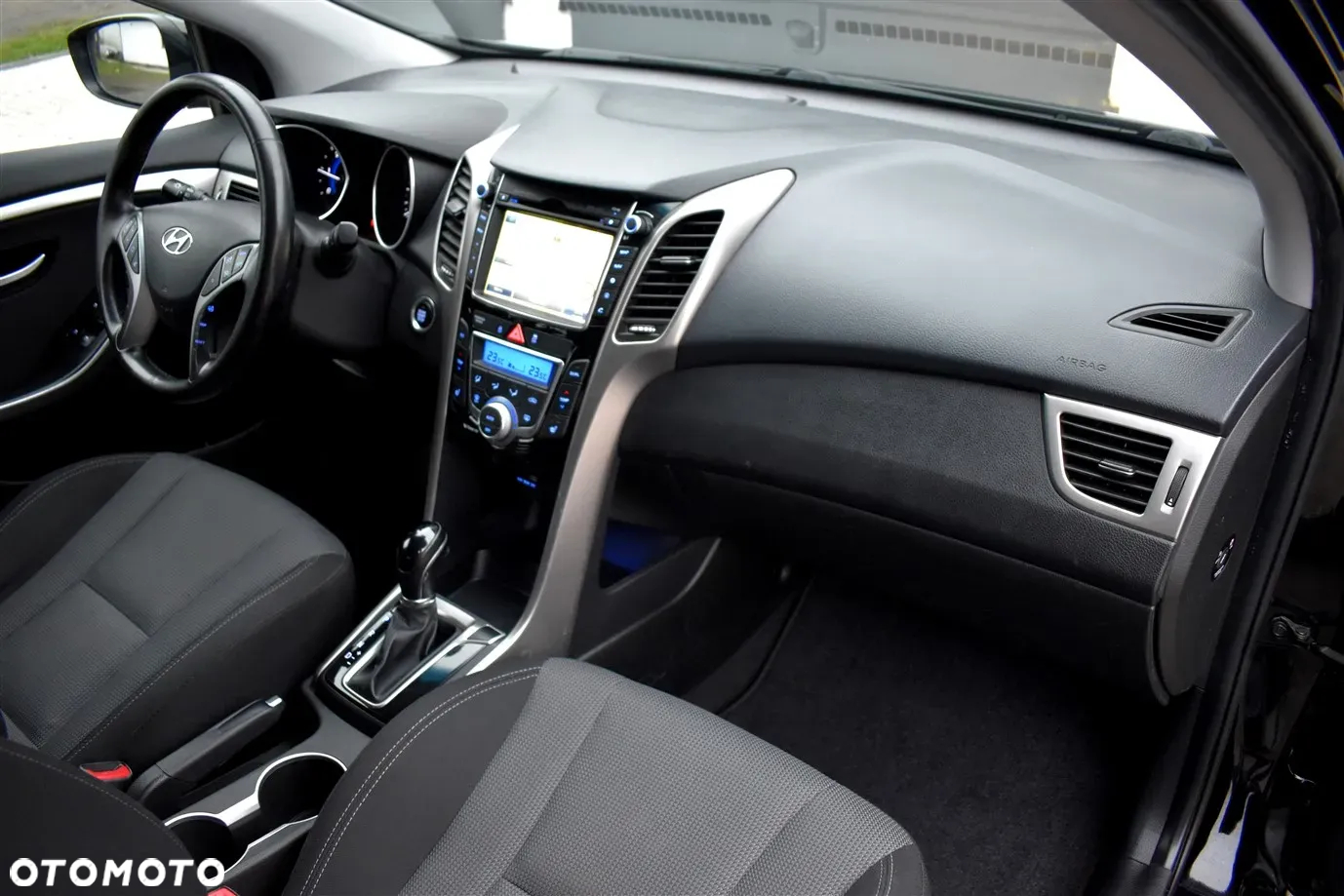 Hyundai i30 i30cw 1.6 CRDi Automatik Style - 23