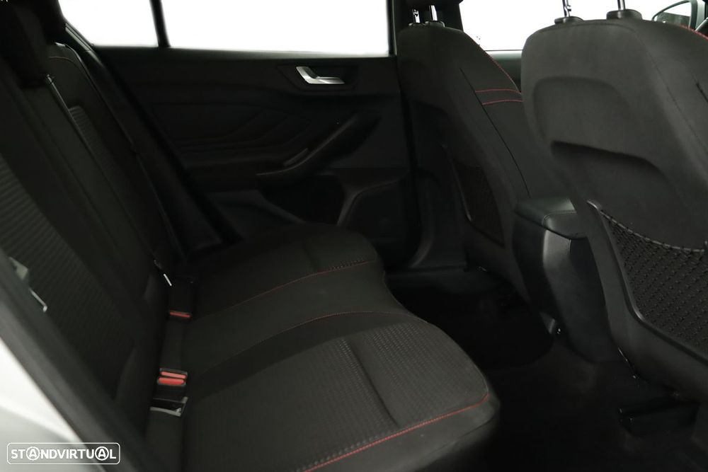 Ford Focus 1.0 EcoBoost MHEV ST-Line X - 21