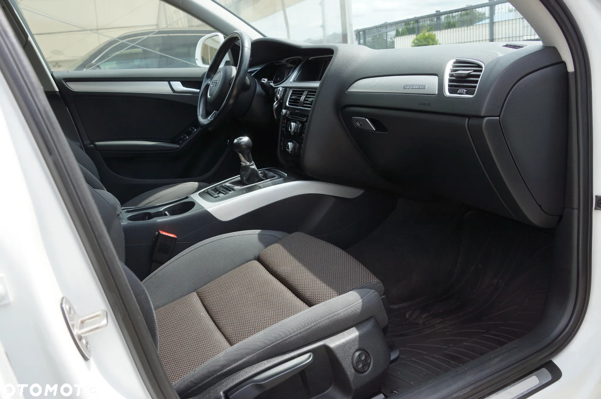 Audi A4 Allroad 2.0 TDI Quattro - 23