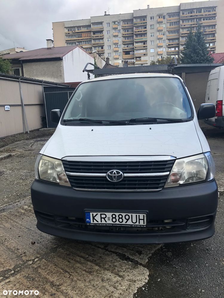 Toyota HIACE - 3