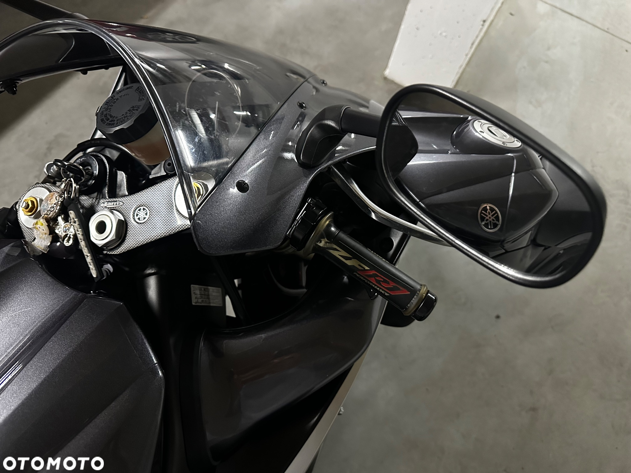 Yamaha YZF - 11