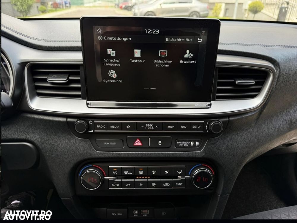 Kia Ceed - 37