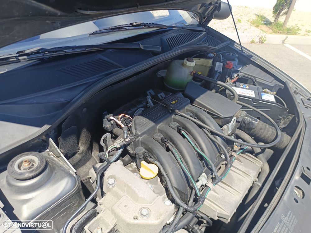 Renault Clio 1.4 16V Si - 15