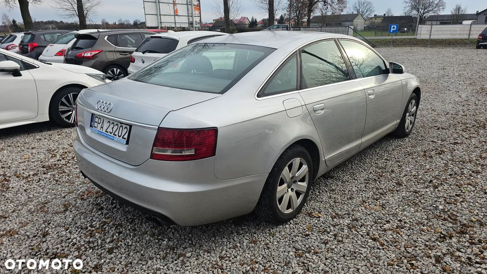Audi A6 Limousine 2.4 - 6