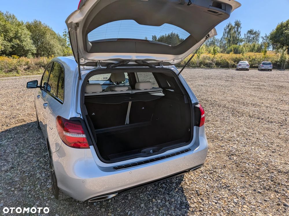 Mercedes-Benz Klasa B 220 4-Matic Style - 23