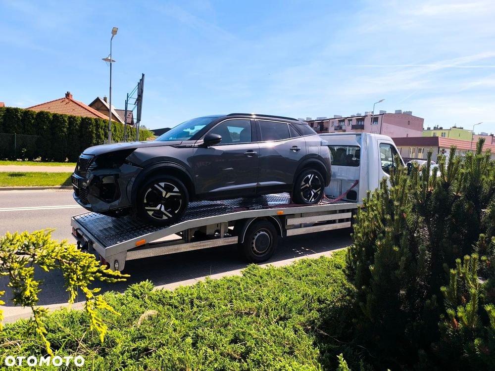 Peugeot 2008 Hybrid 136 e-DSC GT - 15