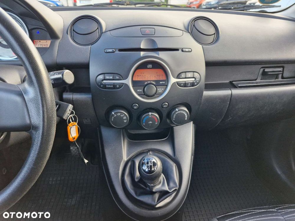 Mazda 2 - 23