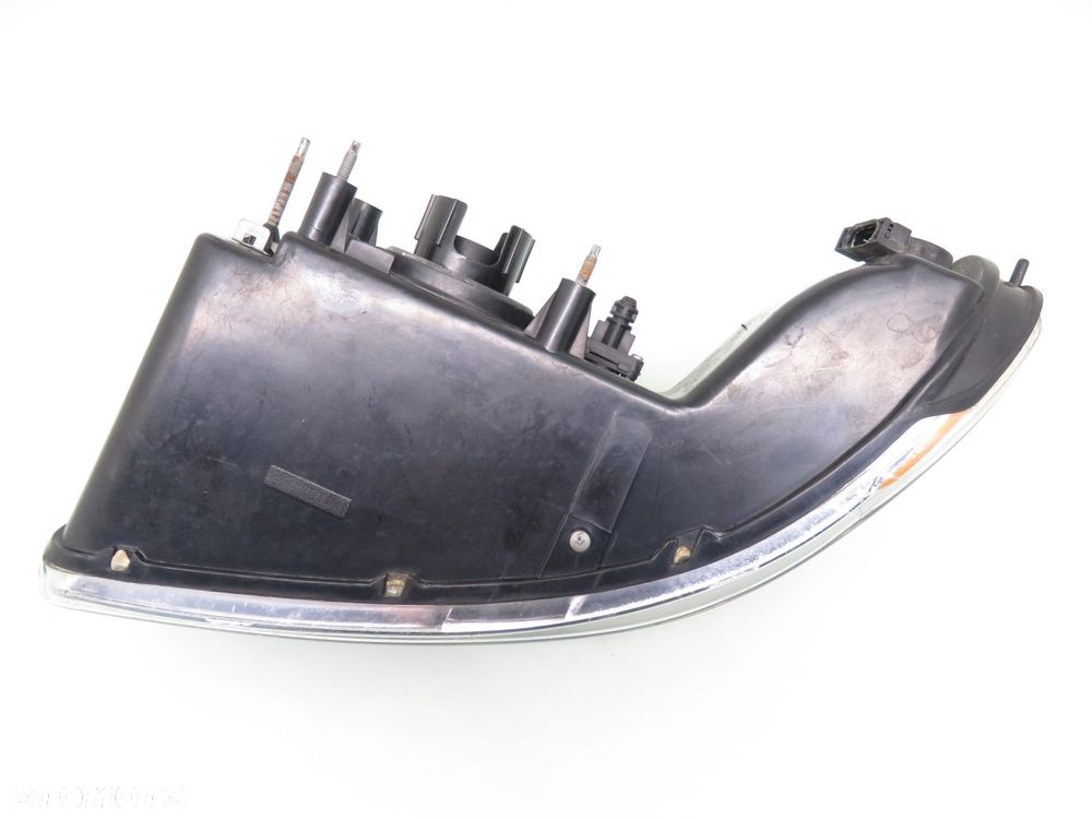 LAMPA PRAWA PRZEDNIA CHRYSLER  VOYAGER III (GS) - 6