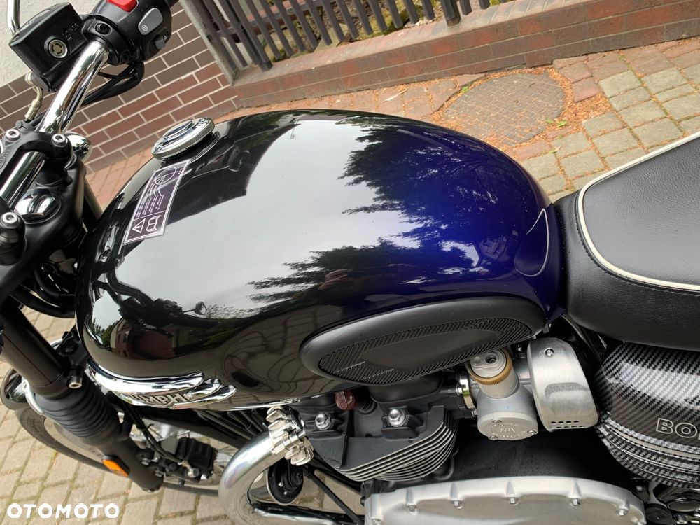 Triumph Bonneville - 8