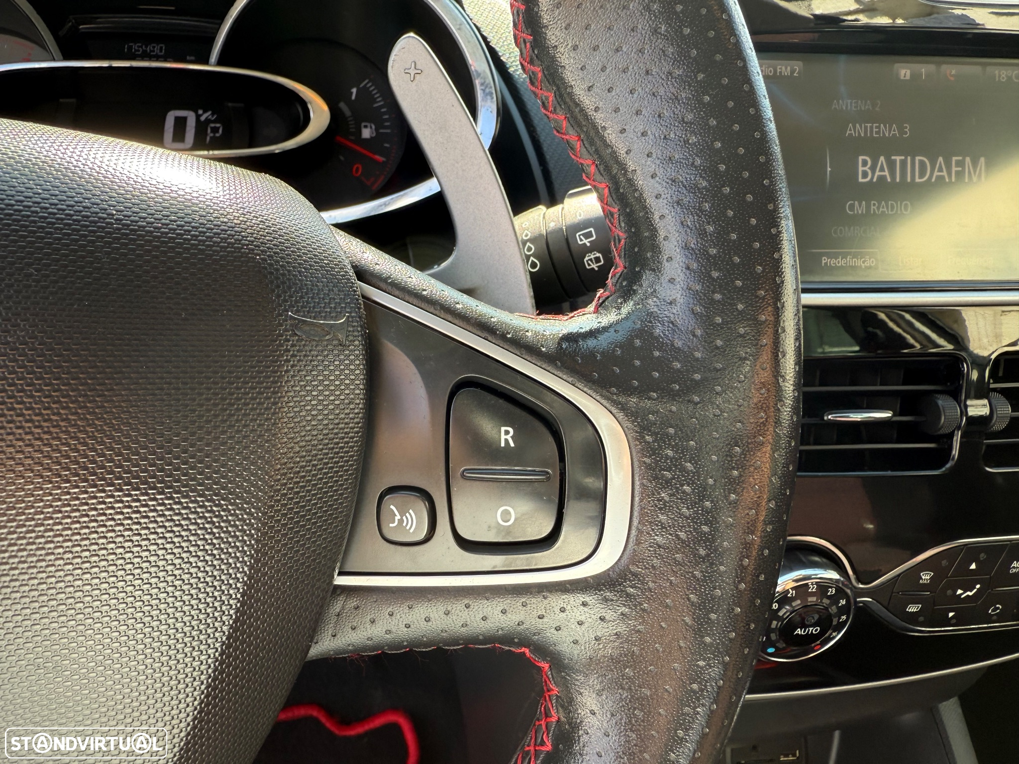 Renault Clio TCe 200 EDC Sport R.S. - 25