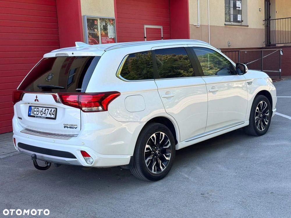 Mitsubishi Outlander - 4